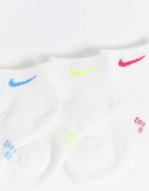 White nike socks store with pink swoosh