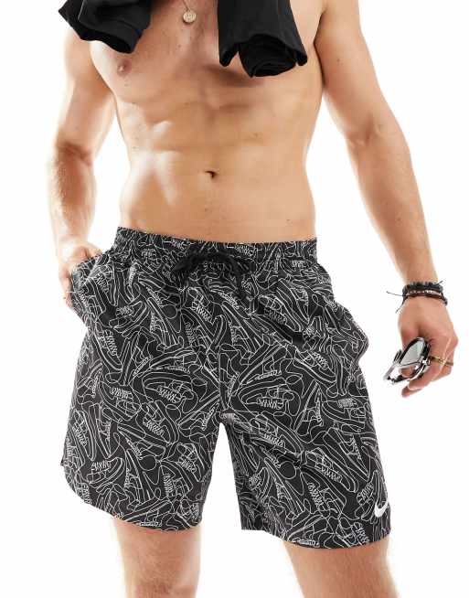 Nike - 7-inch lange volleybalzwemshort bedekt met print in zwart