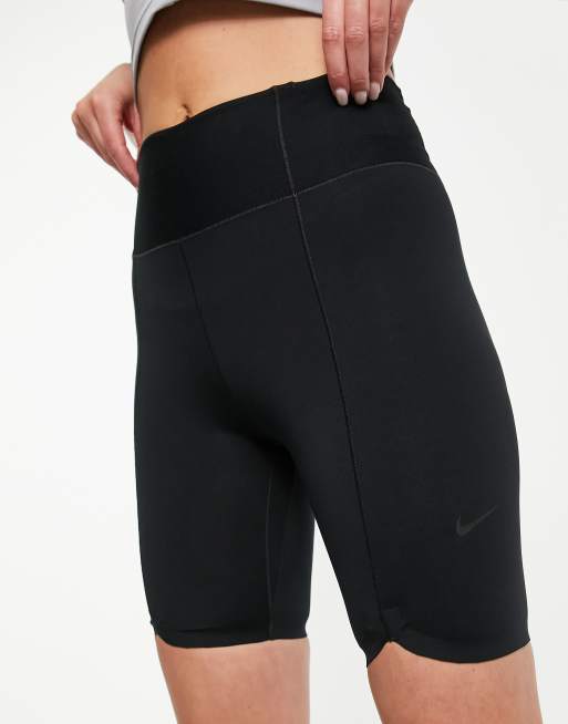 Nike 7 inch mid rise legging shorts in black, 3 of 4