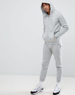 grey nike hoodie and joggers