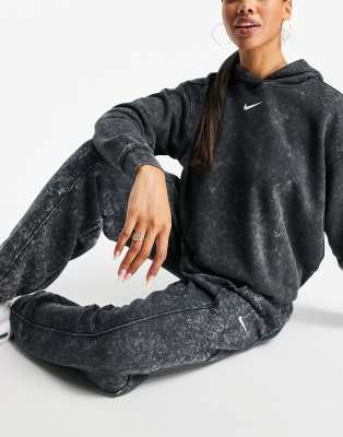 Nike Collection Fleece loose-fit cuffed sweatpants in black - BLACK