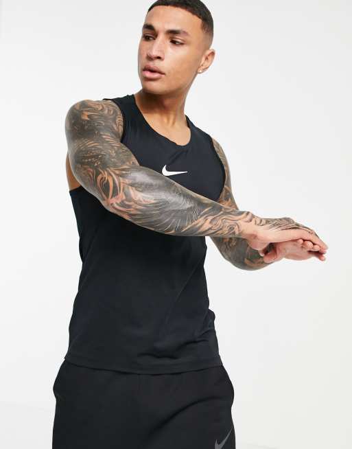 Nike Aeroadapt vest in black