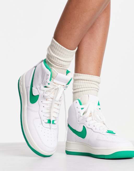 White nikes green hot sale swoosh