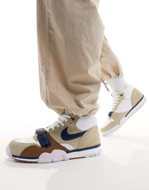 Nike air shop with strap