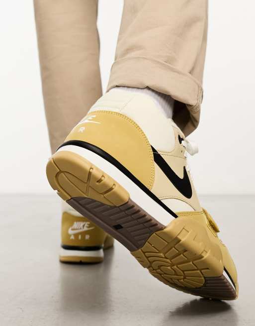 Nike air sales gold trainers