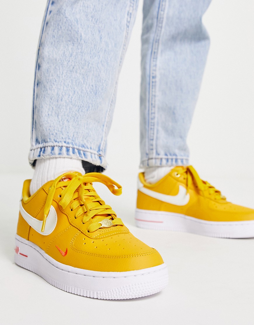Nike Air Force 1 '07 40th anniversary sneakers in orange and white-Yellow
