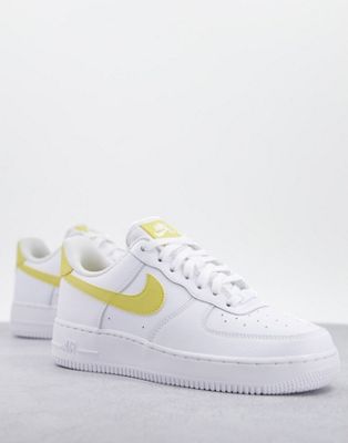 Chaussures Nike - Air Force 1 '07 - Baskets basiques - Blanc et jaune doré
