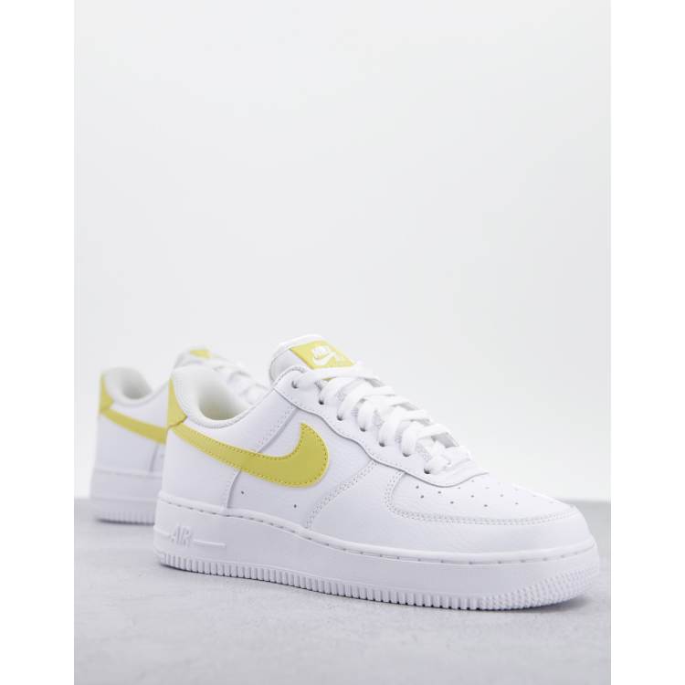 Nike air force 1 jaune et blanche hot sale