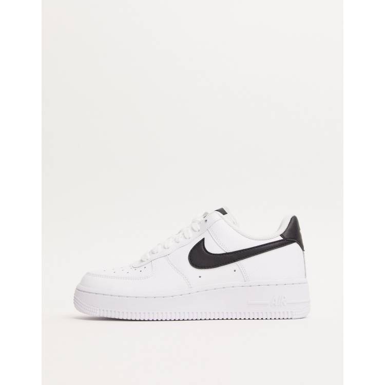 Air force 1 cheap noir et blanche femme