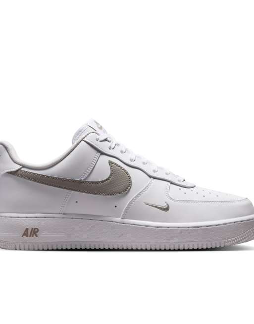 Nike Air Force 1 07' baskets en blanc et beige clair, 5 de 5