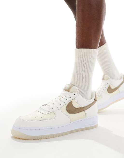 Nike Air Force 1 07 Baskets homme Ivoire et gris