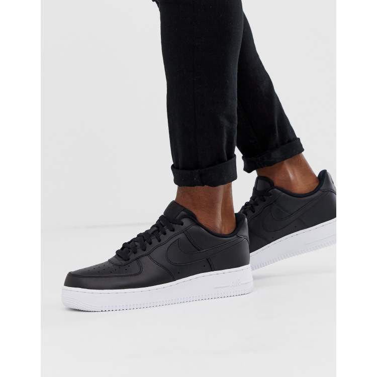 Nike Air Force 1 07 Baskets Noir avec semelle blanche ASOS