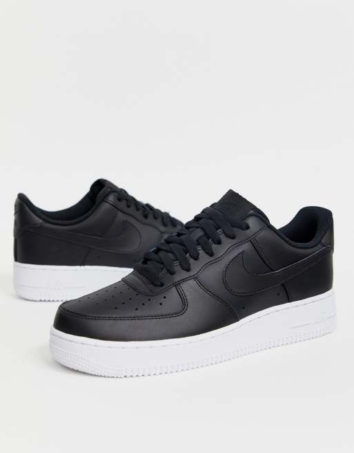 Nike Air Force 1 07 Baskets Noir avec semelle blanche ASOS