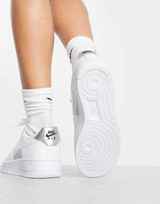 Nike – Air Force 1 '07 – Biało-srebrne buty sportowe, 2 z 4