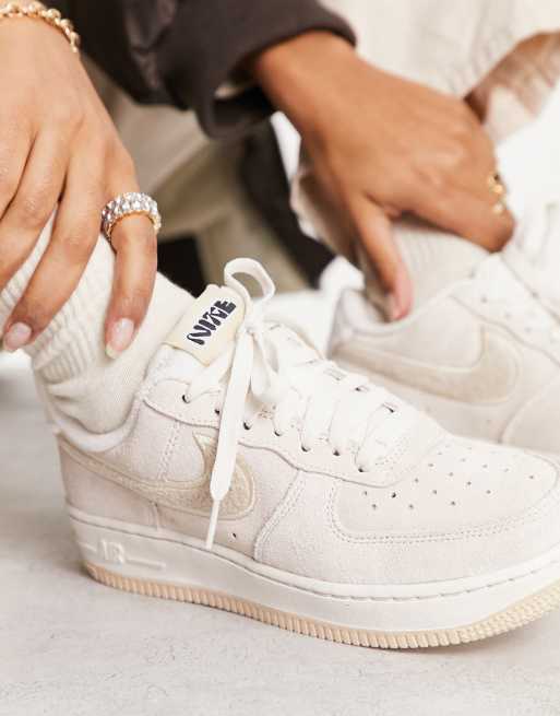 Air force 1 vs hotsell stan smith