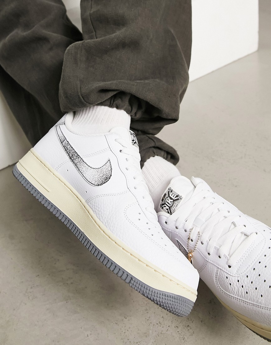 Nike Air Force 1 '07 Embedded trainers in white and grey
