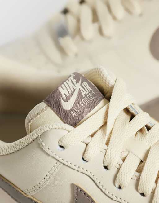Nike - Air Force 1 '07 ESS - Beige og brune sneakers, 4 af 5