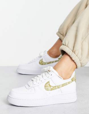 size 9 womens air force 1