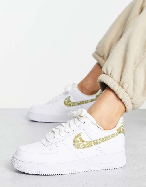 Nike Air Force 1 '07 ESS sneakers in white and brown | ASOS