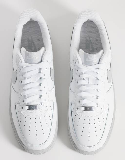 Nike - Air Force 1 '07 ESS - Sneakers in wit en grijs, 3 van 5
