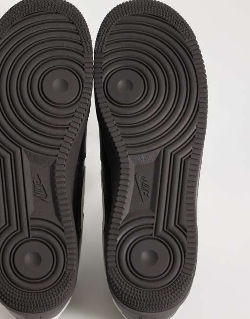 Nike Air Force 1 '07 ESS trainers in black & brown, 5 of 5