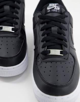Nike - Air Force 1 -07 Essential - Sneakers in zwart met witte zool | ASOS