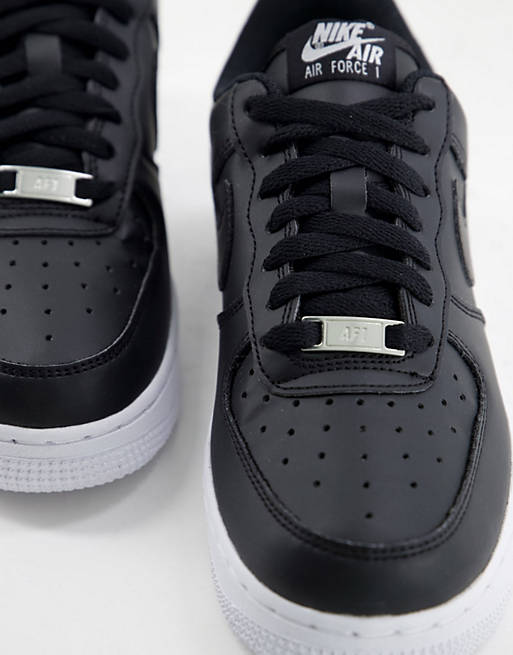 Nike - Air Force 1 -07 Essential Sneakers in zwart witte zool ASOS