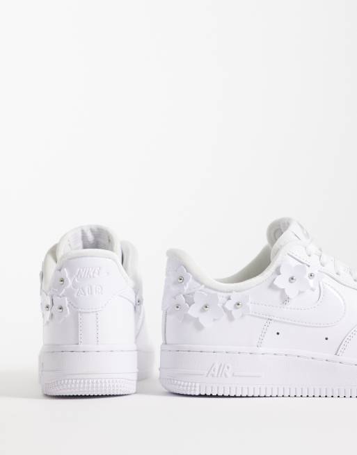Nike Air Force 1 '07 floral detail sneakers in white, 2 of 5