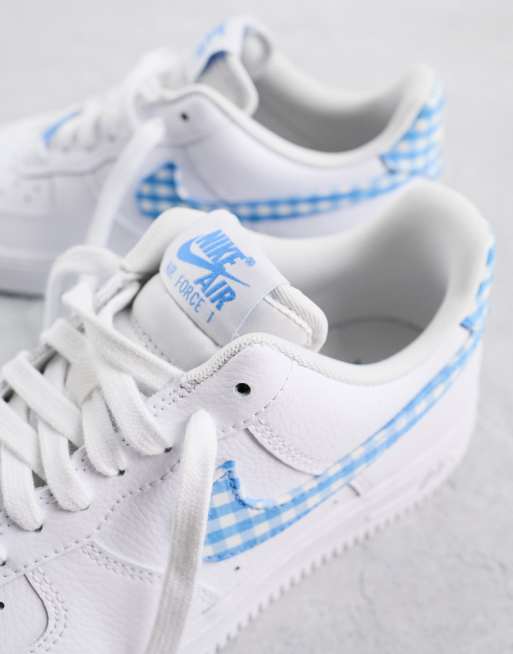 Nike Air Force 1 07 gingham trainers in white and blue