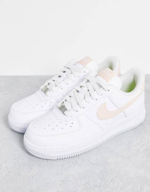 Nike Air Force 1 '07 – Koralowo-różowe buty sportowe z ekologicznych materiałów – PINK