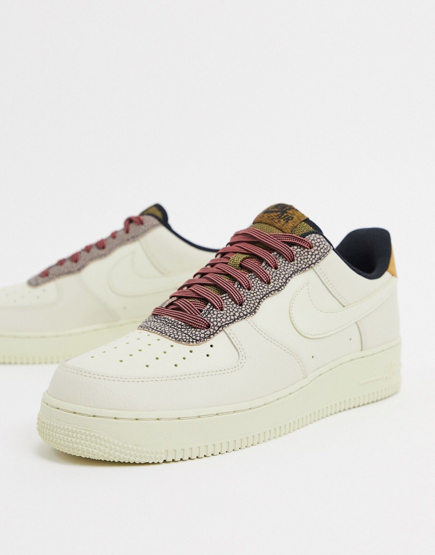 Nike Air Force 1 '07 LV8 4SP20 trainers in sand-Beige