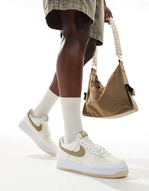 Nike - Air Force 1 '07 LV8 - Cremefarvede og brune sneakers, 5 af 5