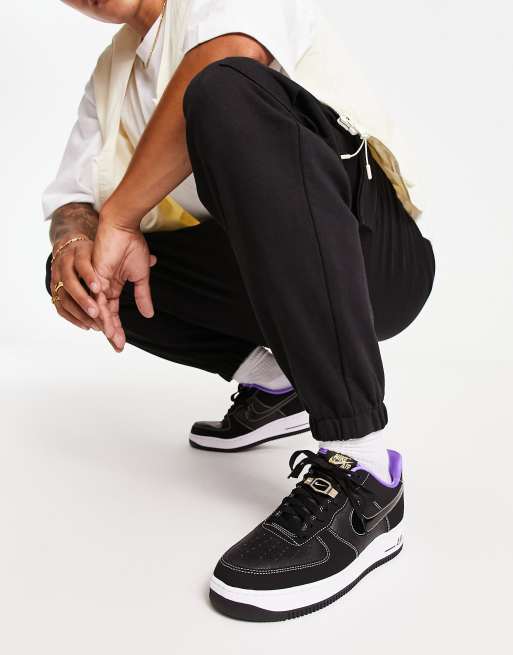 Nike - Air Force 1 '07 LV8 EMB - Sneakers i sort og rød