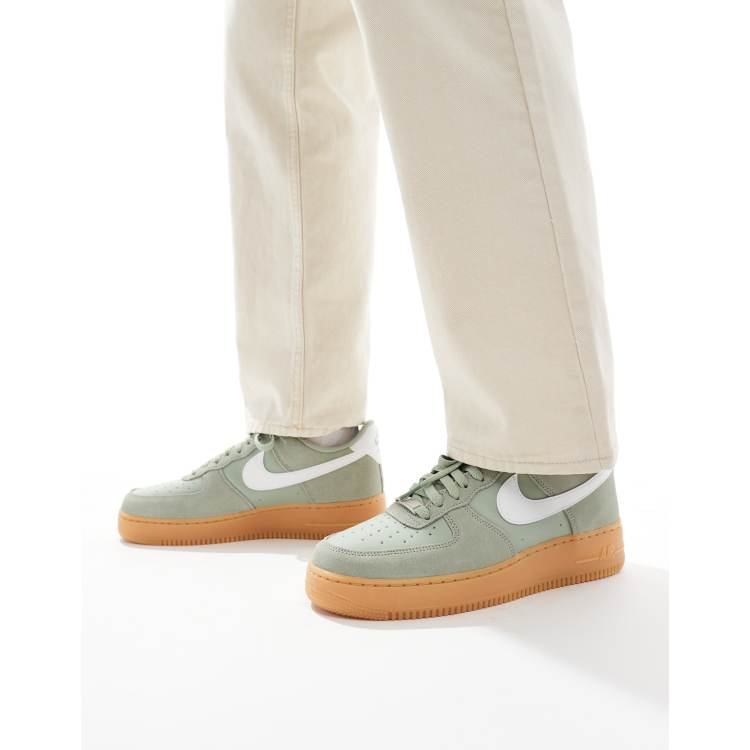 Nike Air Force 1 07 LV8 gum sole sneakers in green and white ASOS