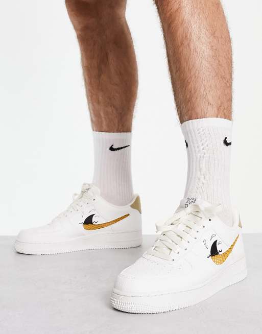 Nike Air Force 1 '07 LV8 NN sneakers in sail/sanded gold