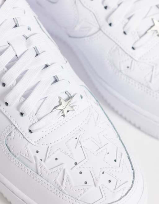 Nike Air Force 1 '07 LV8 Sneaker mit Stern-Detail in Weiß, 4 von 5