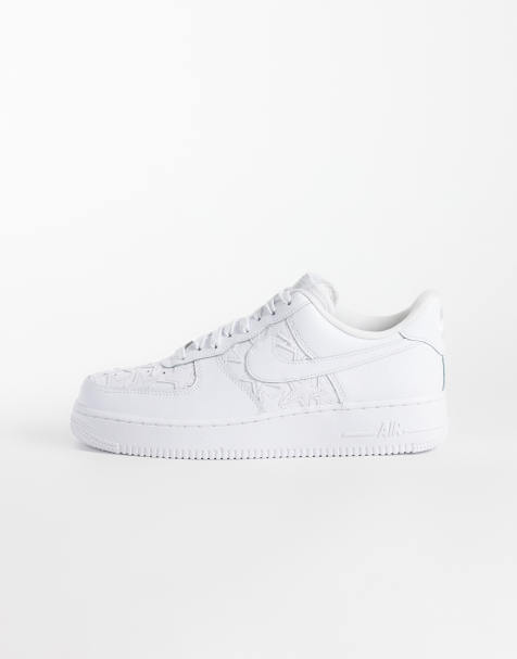 Nike - Air Force 1 '07 LV8 - Sneakers bianche con stella - view 1