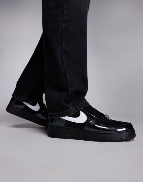 Nike Air Force 1 '07 LV8 sneakers in black and white - view 1