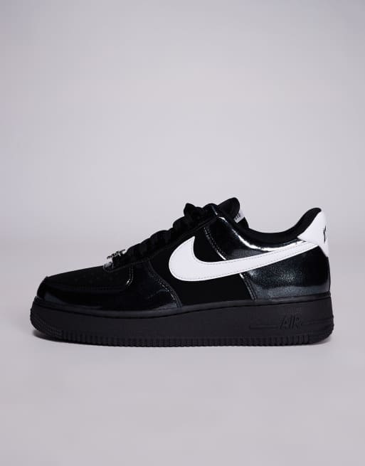 Nike Air Force 1 '07 LV8 sneakers in black and white , 2 of 5
