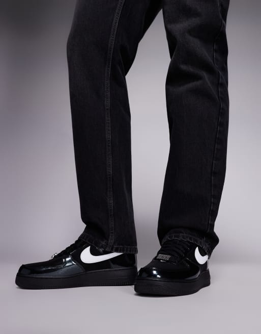 Nike Air Force 1 '07 LV8 sneakers in black and white , 5 of 5