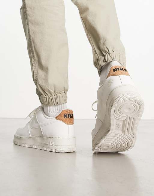 Nike Air Force 1 '07 LV8 Sneakers in stone-Neutral