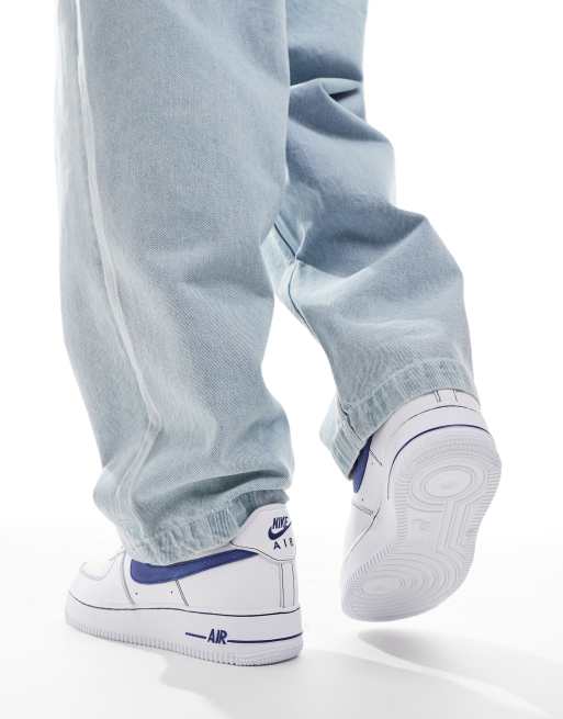 Nike Air Force - 1 '07 LV8 - Sneakers in wit en blauw, 4 van 5