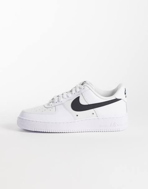 Nike – Air Force 1 '07 LV8 Tech – Białe buty sportowe - view 1