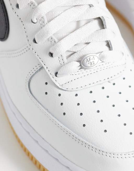 Nike Air Force 1 '07 LV8 trainers in white and black, 4 of 5
