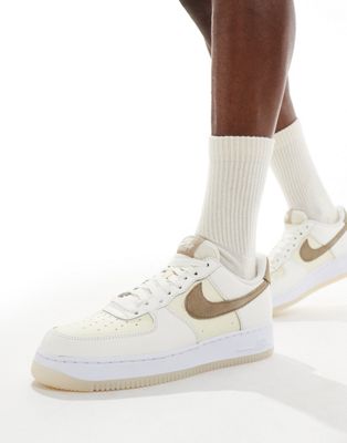  Air Force 1 '07 men's trainers in ivory and grey