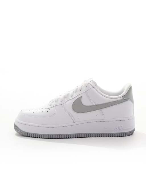 Nike Air Force 1 07 men s trainers in white and grey