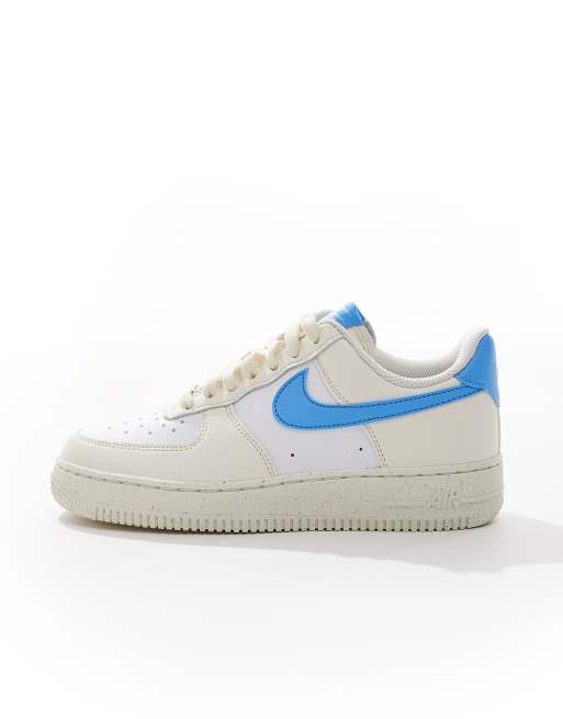 Nike – Air Force 1 '07 NN – Naturvita och blå träningsskor, 2 av 5