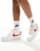 Thumbnail 1 van 5