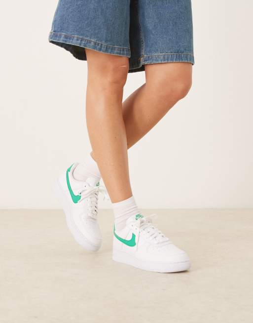 Nike Air Force 1 '07 NN sneakers in white and green, 3 of 5