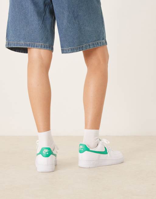 Nike Air Force 1 '07 NN sneakers in white and green, 4 of 5
